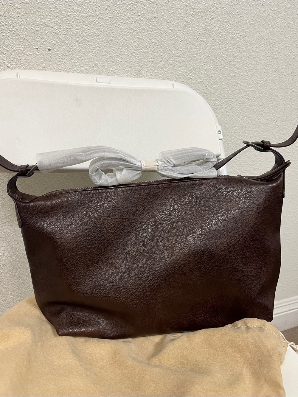 Classic Woman‘s Chocolate Brown Leather Shoulder Bag
